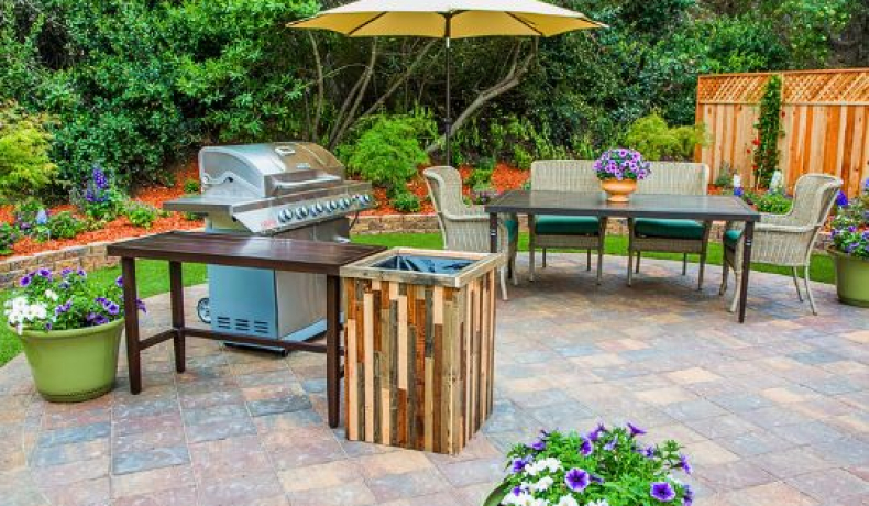 Outdoor trash cans: Product benefits and features