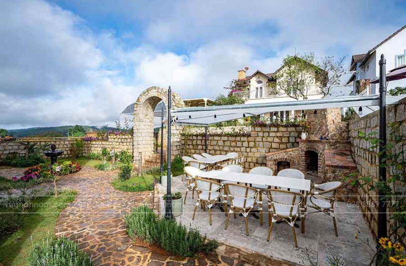 Unique and attractive villa garden models