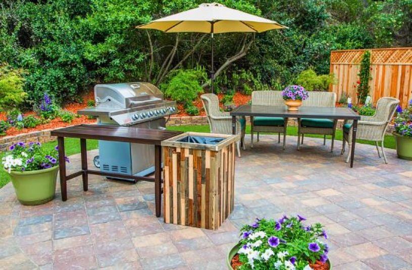 Outdoor trash cans: Product benefits and features
